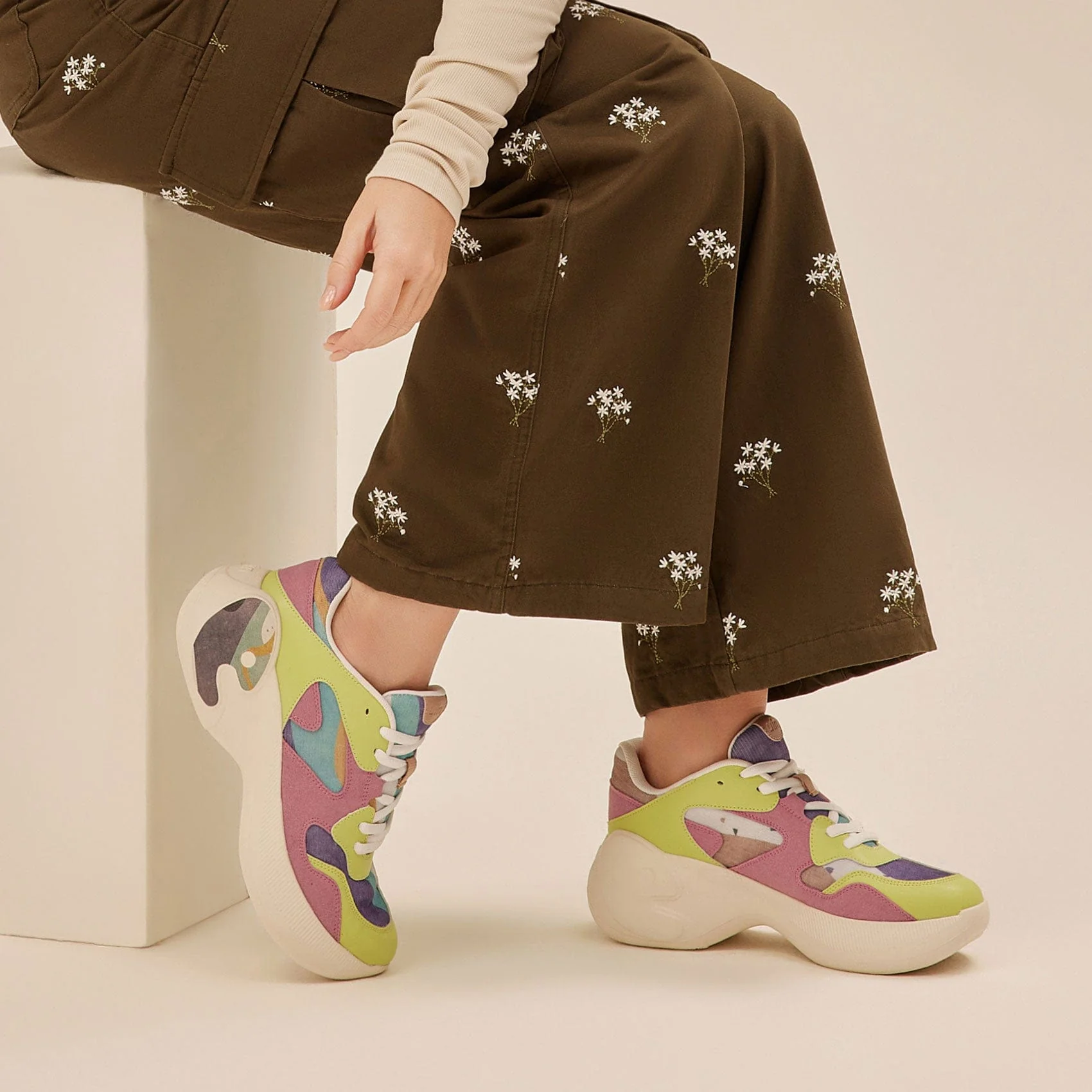 Sweet Cool Girl Zaragoza I Women - Image 11