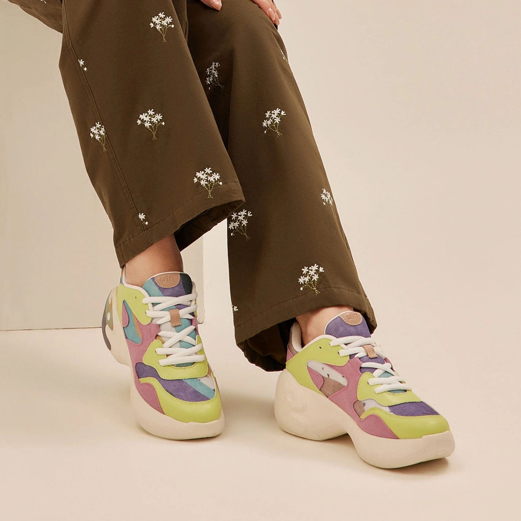 Sweet Cool Girl Zaragoza I Women - Image 13